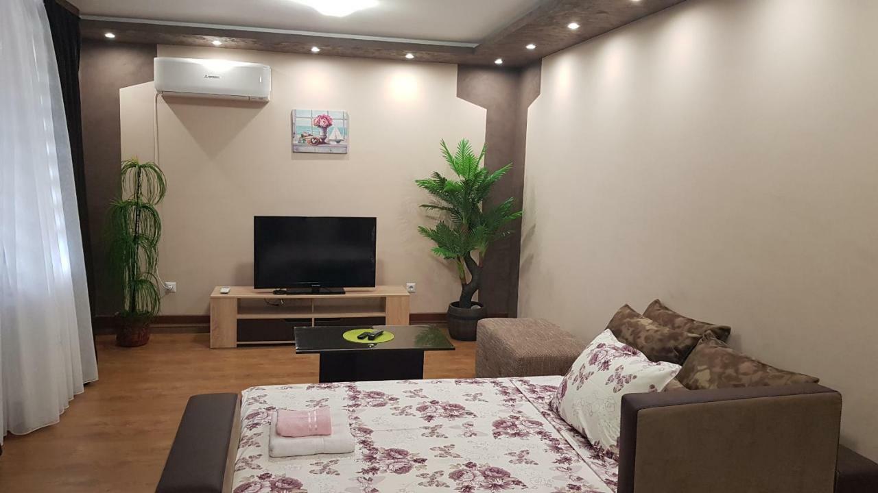 Studio Kamelia Казанлык Экстерьер фото